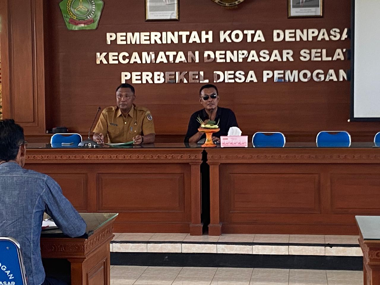 Rapat Koordinasi Petugas Kebersihan Sungai Desa Pemogan 