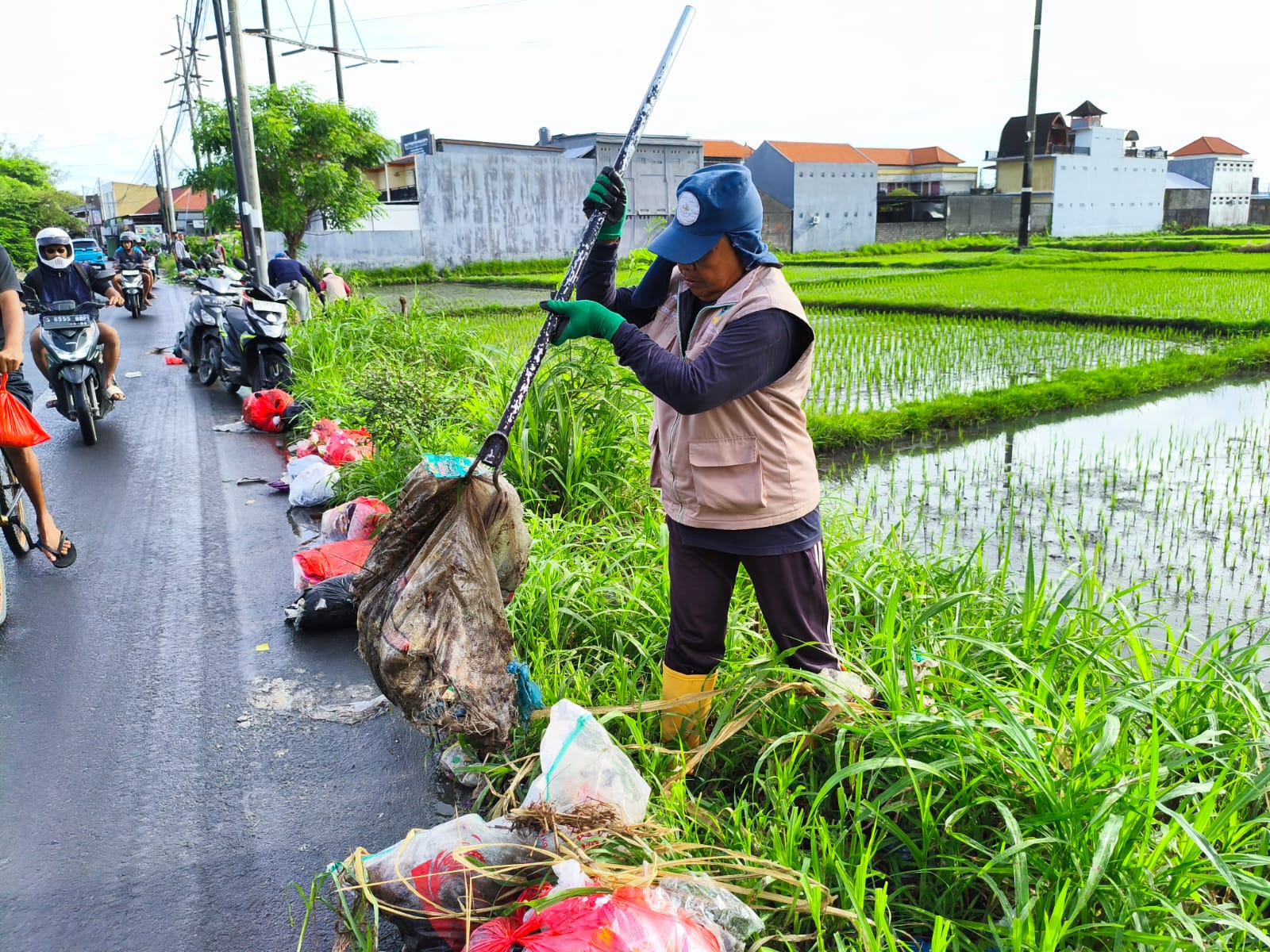 Pembersihan Sungai Pemogan 